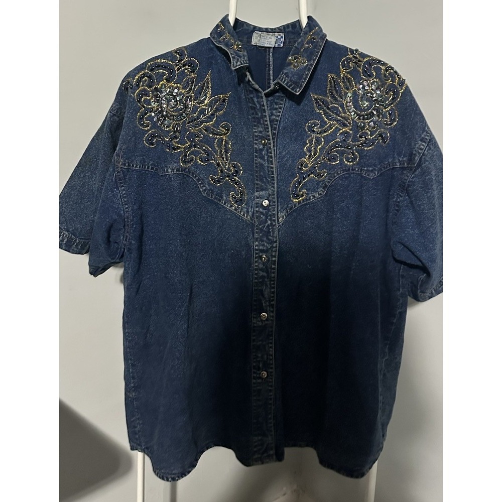 Betty Bleu Vintage Denim Beaded Floral Shirt Size Medium ,Cowgirl, Mom,